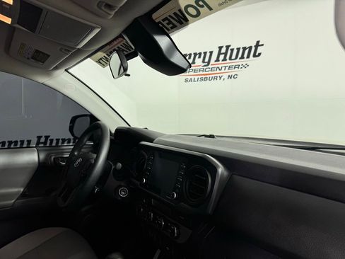 Used 2022 Toyota Tacoma SR AWD/4WD image 29