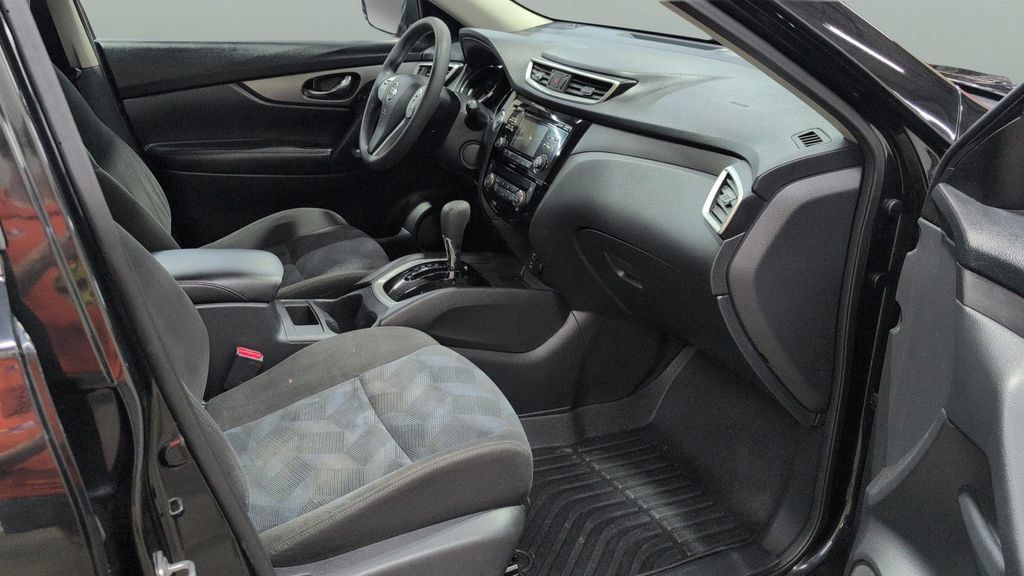 Used 2016 Nissan Rogue SV AWD/4WD image 21