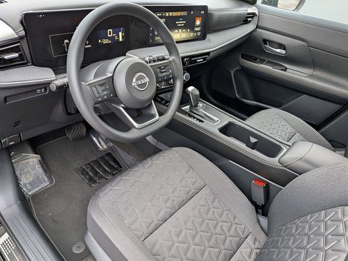 Certified 2025 Nissan Kicks SV w/ SV Premium Package AWD/4WD image 10