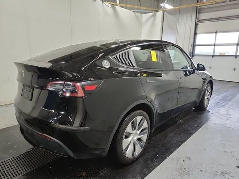 Used 2023 Tesla Model Y Long Range image 5