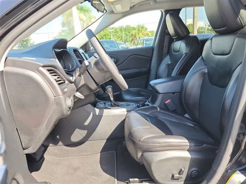 Used 2020 Jeep Cherokee Latitude Plus image 18