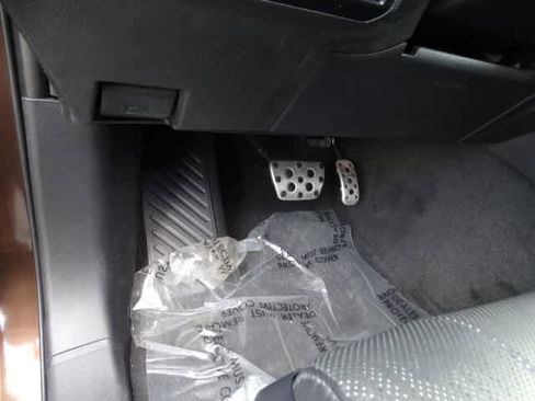 Used 2023 Toyota Tundra Limited w/ TRD Off-Road Package AWD/4WD image 17