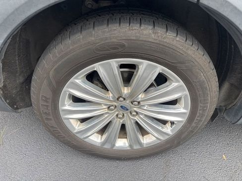 Used 2020 Ford Explorer Limited w/ Class III Trailer Tow Package image 22