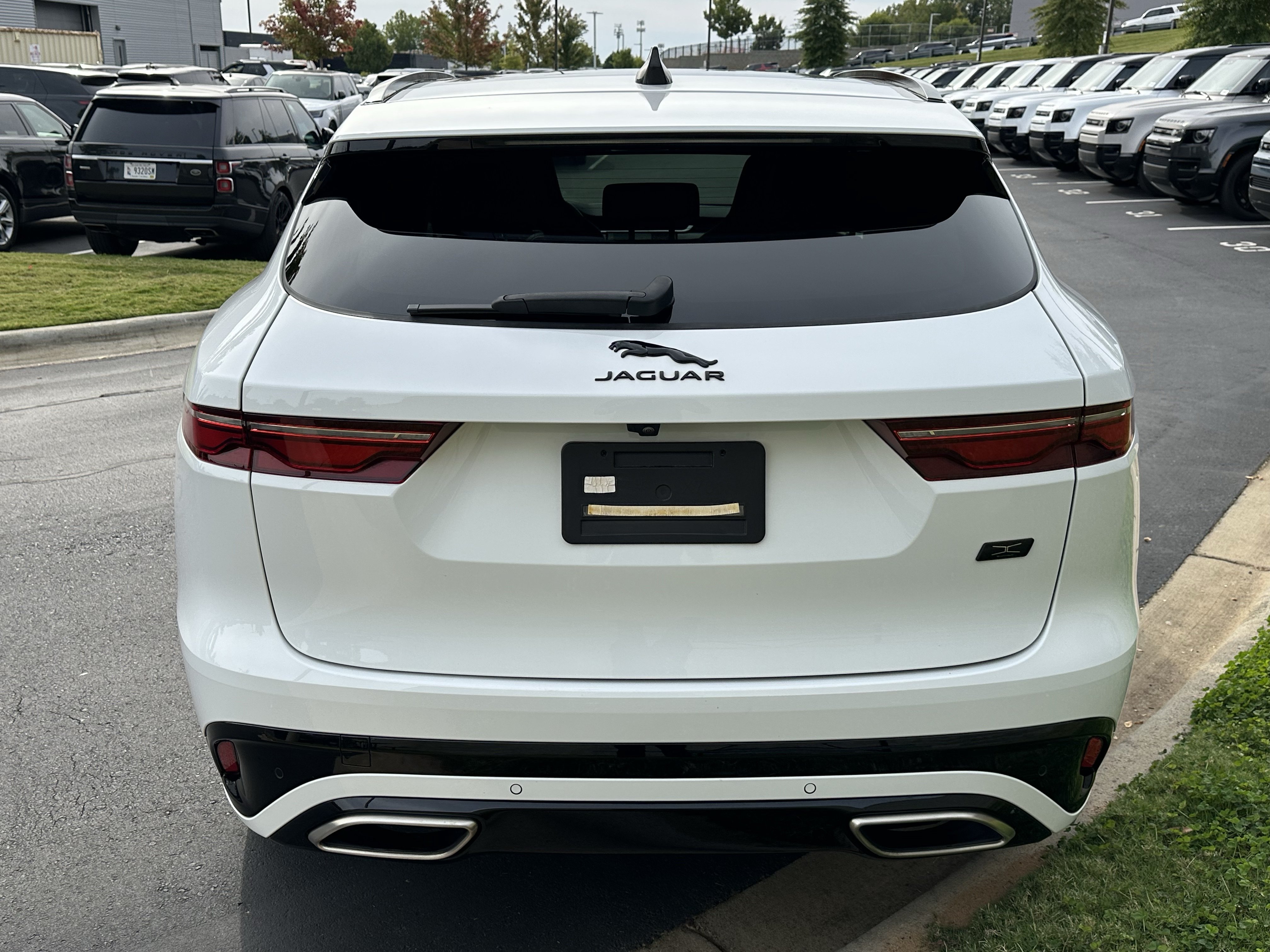 Certified 2026 Jaguar F-PACE R-Dynamic S AWD/4WD image 7