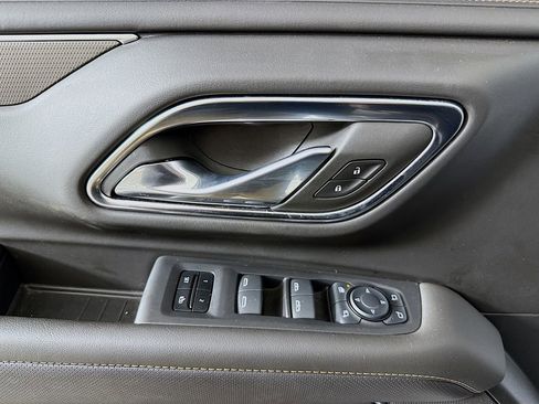 Used 2024 GMC Yukon AT4 w/ Technology Package image 17