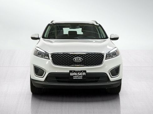 Used 2017 Kia Sorento AWD w/ LX Convenience Package image 8