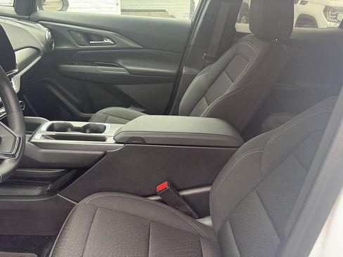 Used 2025 Chevrolet Equinox EV LT FWD image 6