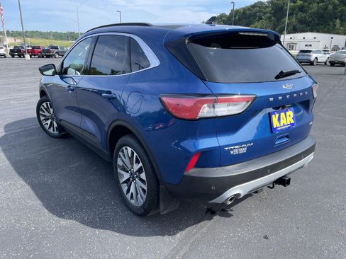 Certified 2022 Ford Escape Titanium w/ Class II Trailer Tow Package AWD/4WD image 7