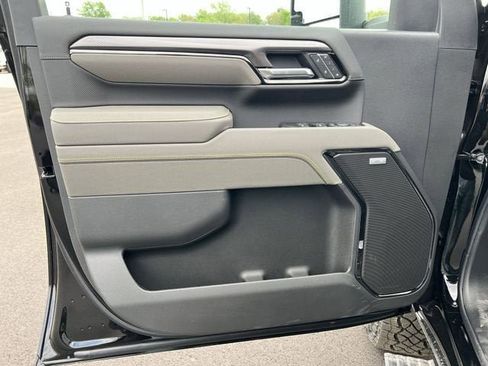 New 2026 Chevrolet Silverado 2500 ZR2 AWD/4WD image 23