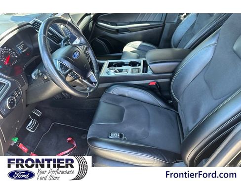 Used 2023 Ford Edge ST AWD/4WD image 3