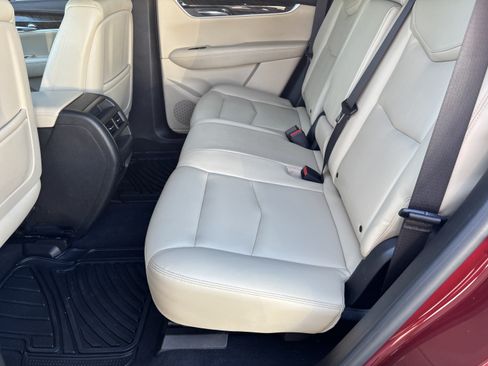 Used 2017 Cadillac XT5 FWD image 23