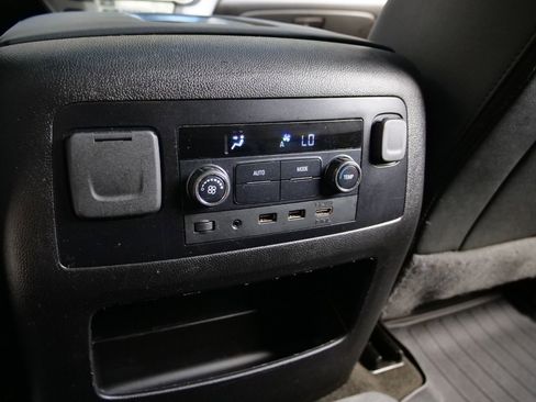 Used 2018 Chevrolet Tahoe LT image 29