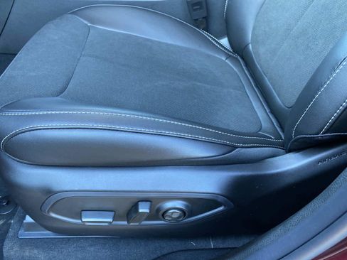 New 2025 Jeep Grand Cherokee Laredo image 10