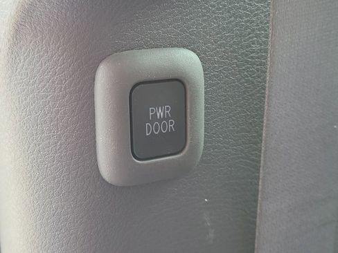 Used 2022 Toyota Sienna LE FWD image 15