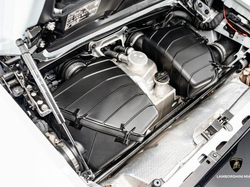 Used 2022 Lamborghini Huracan EVO image 21