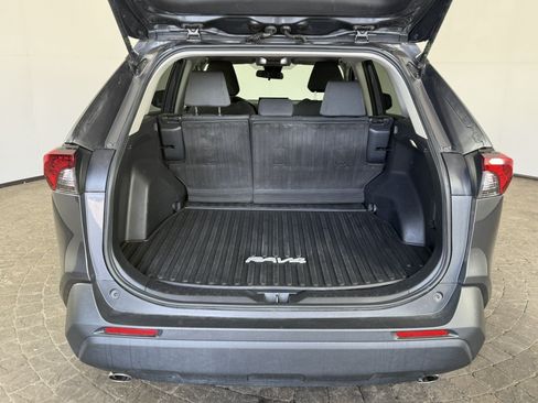 Used 2022 Toyota RAV4 XLE AWD/4WD image 7