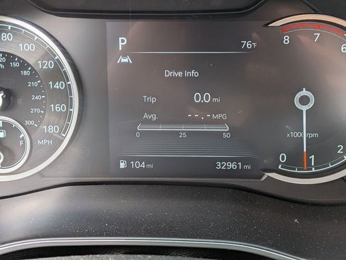 Used 2023 Genesis G70 2.0T RWD image 33