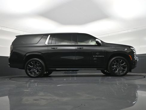 Used 2026 Chevrolet Suburban Premier RWD image 33