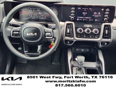 Used 2023 Kia Sorento LX FWD image 25
