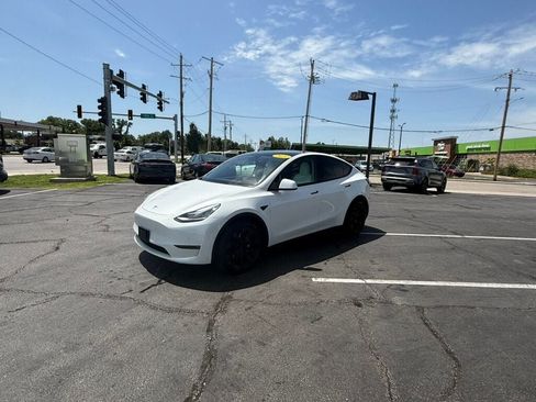 Used 2021 Tesla Model Y Long Range AWD/4WD image 6