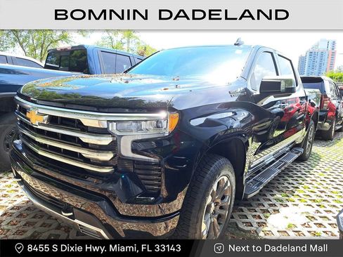Used 2025 Chevrolet Silverado 1500 High Country w/ Technology Package image 2
