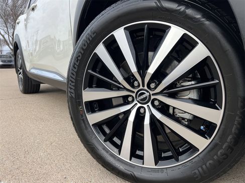 Certified 2024 Nissan Pathfinder Platinum w/ Cargo Package image 9