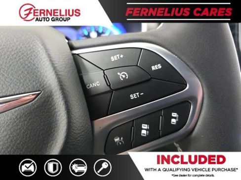 New 2026 Chrysler Pacifica Select image 25