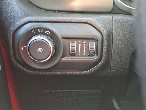 Used 2021 Jeep Wrangler Unlimited Sport image 23