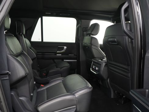 Used 2025 Ford Expedition Max Platinum w/ Stealth Appearance Package AWD/4WD image 17