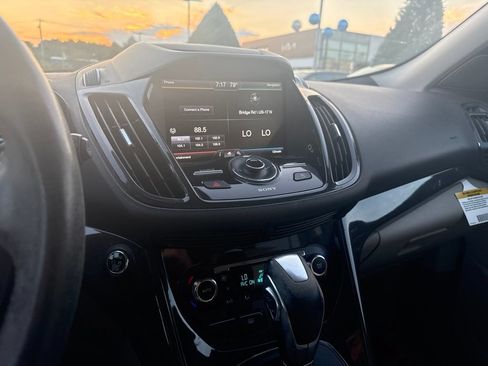 Used 2014 Ford Escape Titanium w/ Equipment Group 401A FWD image 11