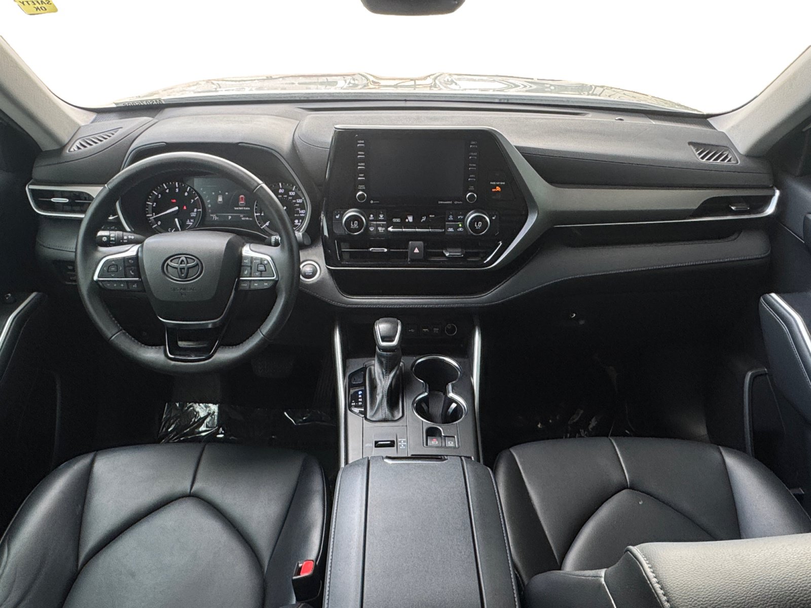 Used 2021 Toyota Highlander XLE FWD image 10