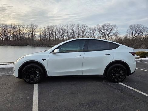 Used 2020 Tesla Model Y Long Range image 12