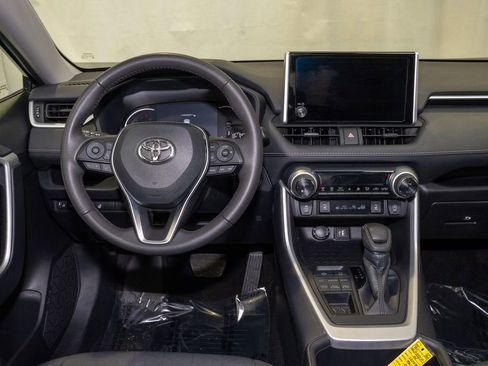 Used 2024 Toyota RAV4 XLE image 6