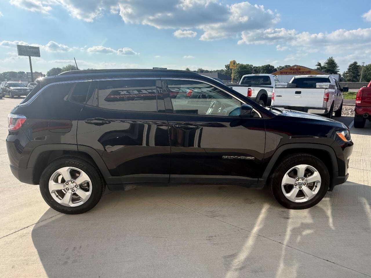Used 2019 Jeep Compass Latitude FWD image 7