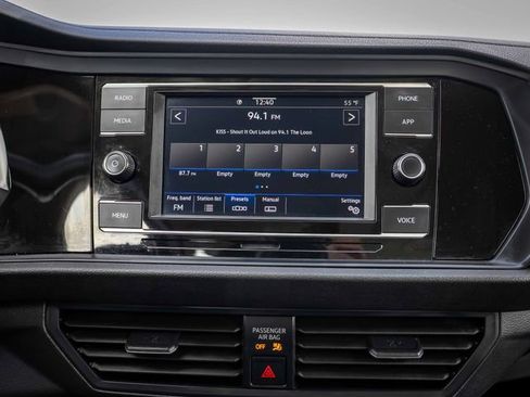 Used 2024 Volkswagen Jetta SE FWD image 30