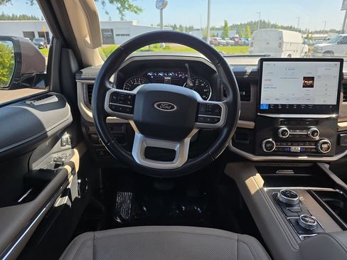Certified 2024 Ford Expedition Limited AWD/4WD image 8