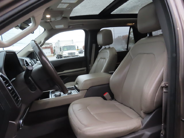 Used 2019 Ford Expedition Limited w/ Equipment Group 302A AWD/4WD image 20