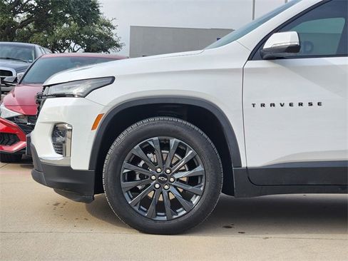 Used 2023 Chevrolet Traverse RS image 6