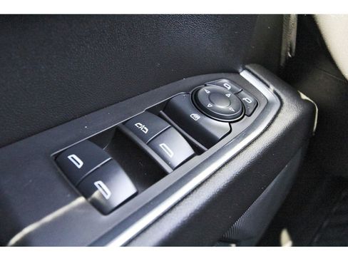 Used 2025 Chevrolet Silverado 1500 LT image 19