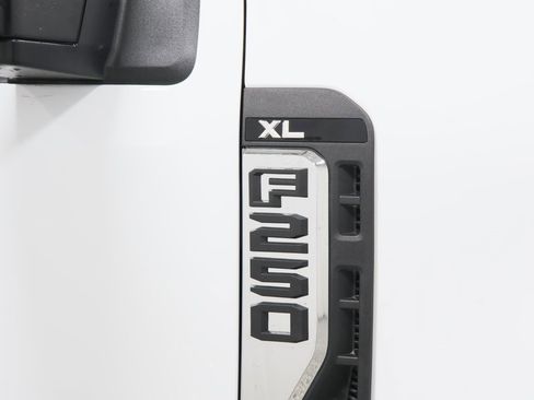 Used 2024 Ford F250 XL w/ XL Chrome Package image 29