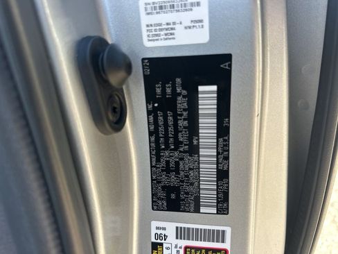 Used 2024 Toyota Sienna XLE image 37