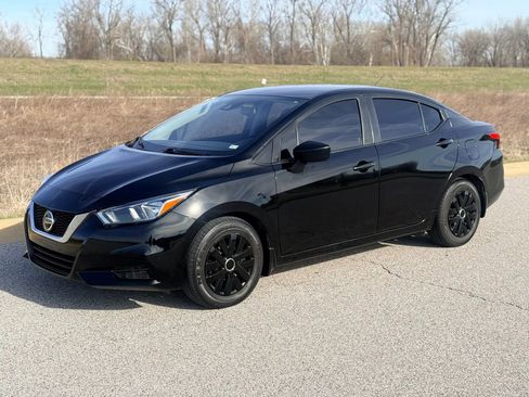 Used 2021 Nissan Versa S image 9