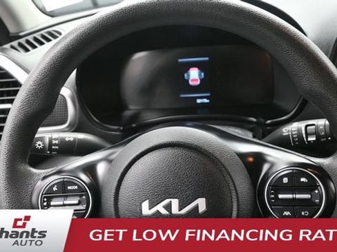 Used 2023 Kia Soul LX w/ LX Technology Package FWD image 16