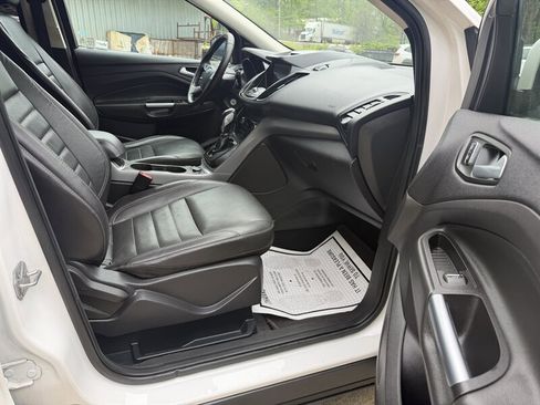 Used 2016 Ford Escape SE w/ SE Leather Comfort Package AWD/4WD image 19