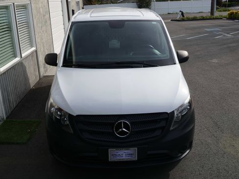Used 2020 Mercedes-Benz Metris image 5