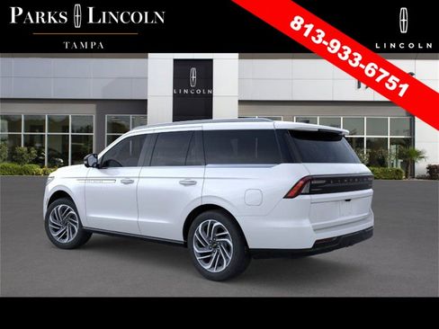 New 2026 Lincoln Navigator Reserve image 4