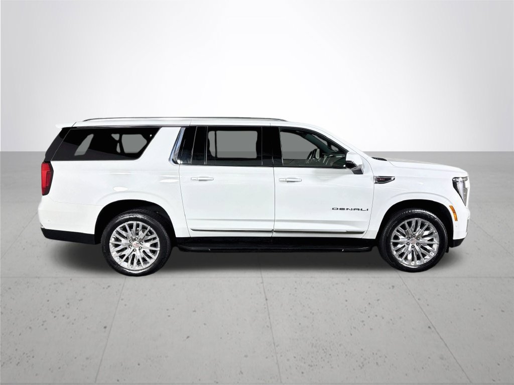 Used 2025 GMC Yukon XL Denali AWD/4WD image 5