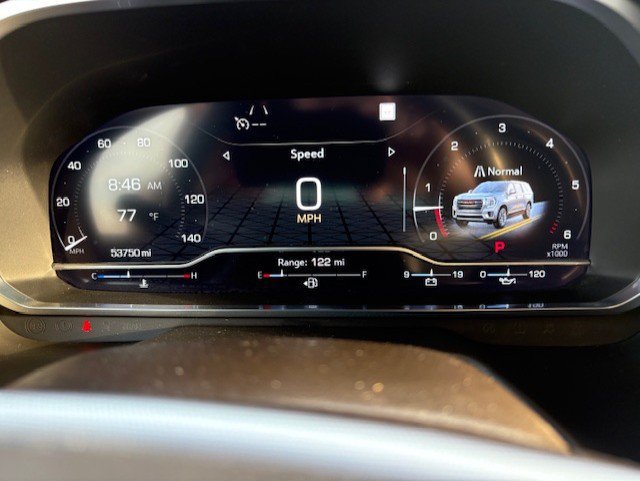 Used 2022 GMC Yukon XL SLT w/ SLT Luxury Package RWD image 17