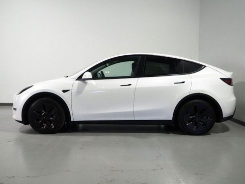 Used 2023 Tesla Model Y Long Range AWD/4WD image 10