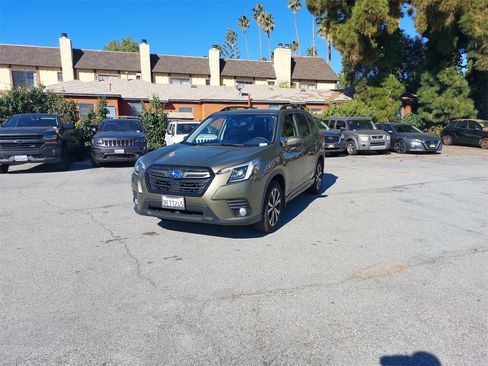 Certified 2023 Subaru Forester Limited image 3